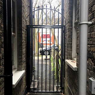 Decorative Arched Security Bar Gate for Garden Side Entrance